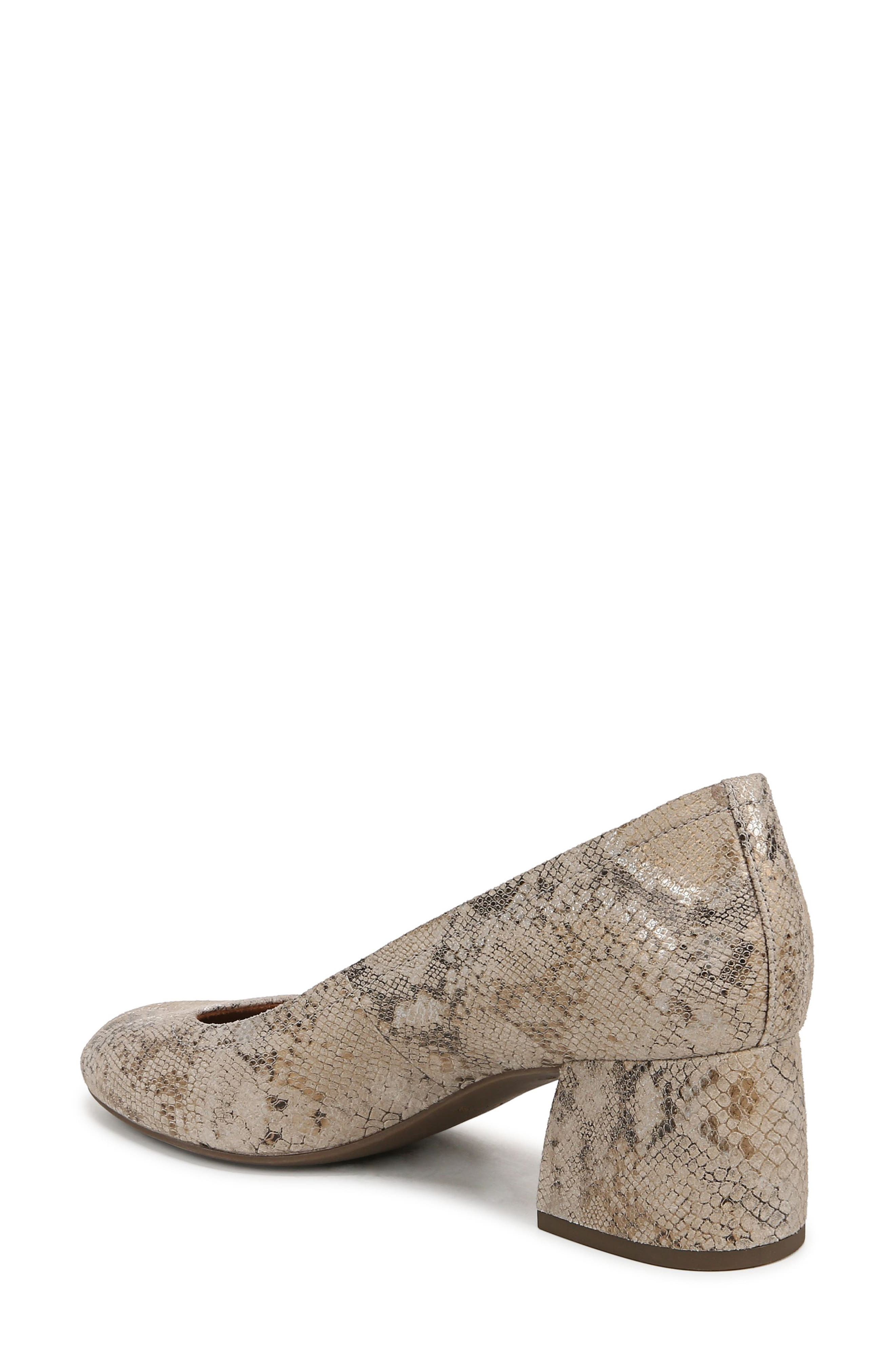 Carmel Pump, Alternate, color, OATMEAL