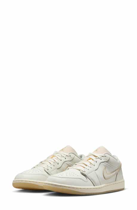 Air Jordan 1 Low SE Basketball Sneaker