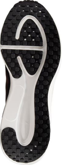 Revolution 8 Running Shoe