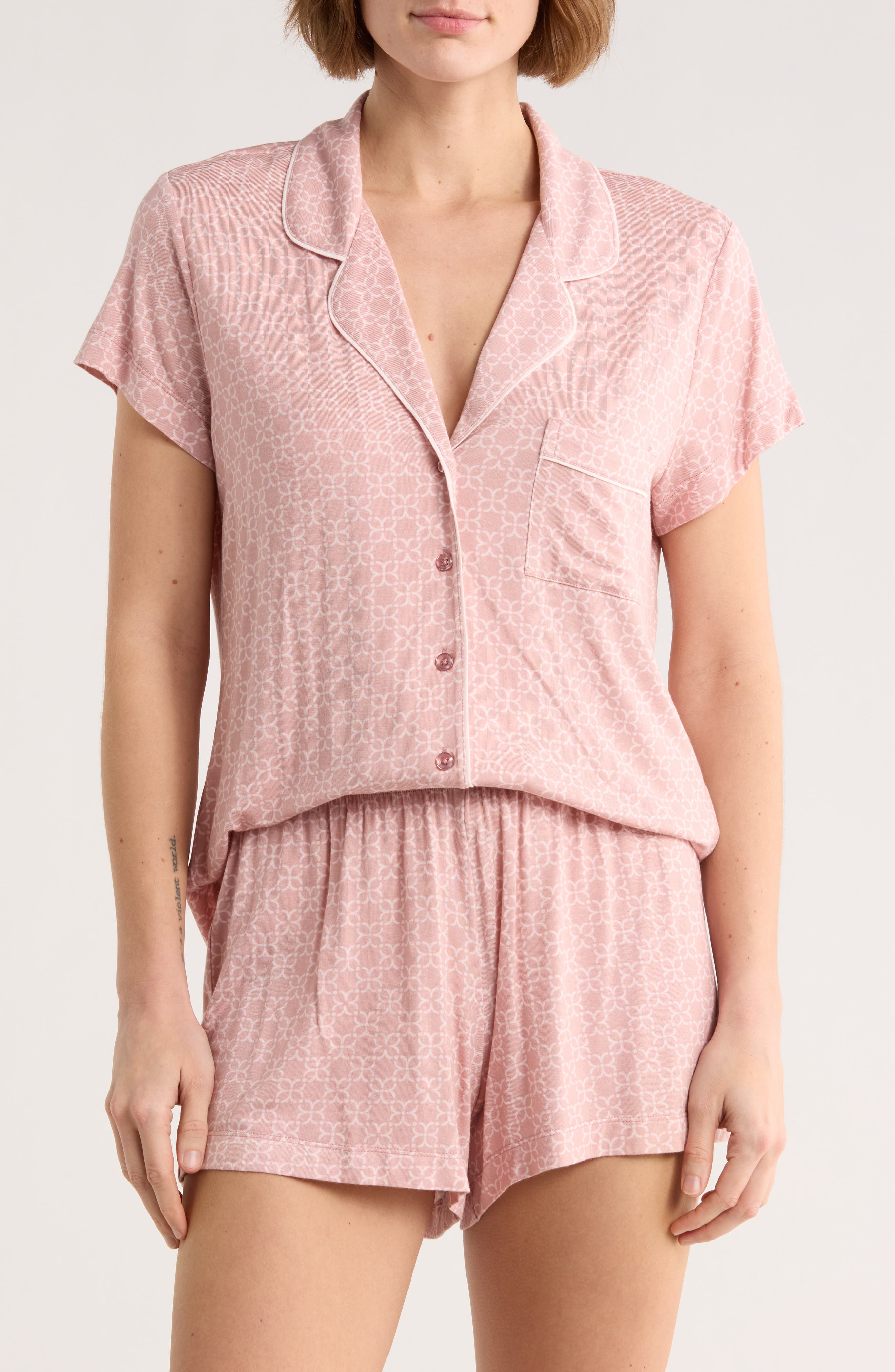 PINK FLORAL LATTICE