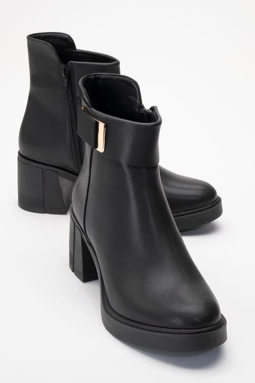 Prologue Shoes Rashe Block Heel Zip Boot In Black