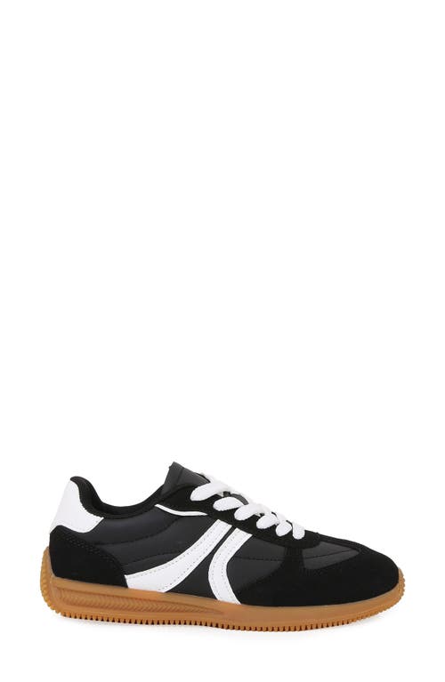 Berness Curve Stripe Sneaker In Black