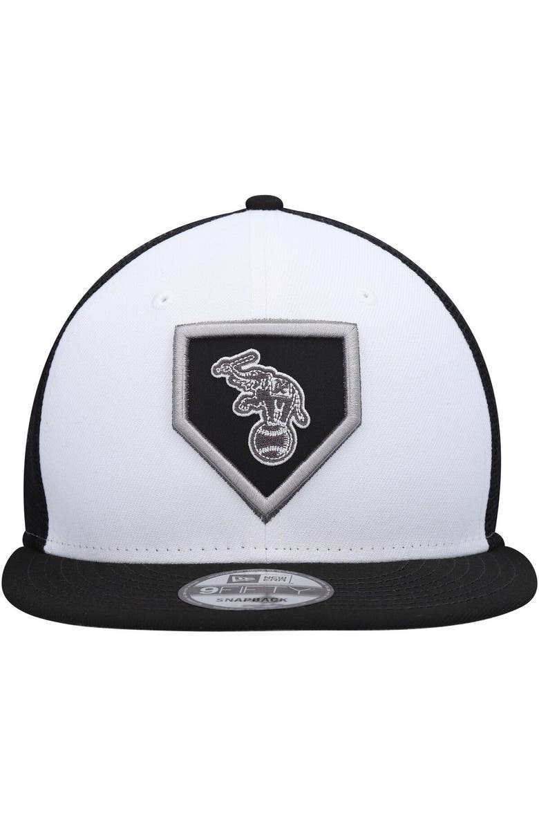 New Era Men's New Era White/Black Oakland Athletics 2022 Clubhouse Trucker 9FIFTY Snapback Hat, Alternate, color, White