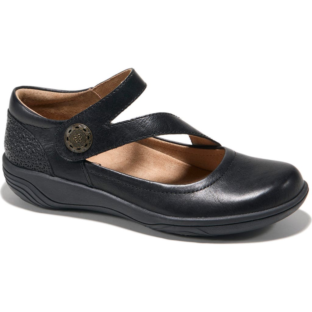 Hälsa Footwear Ava Flat in Black  product