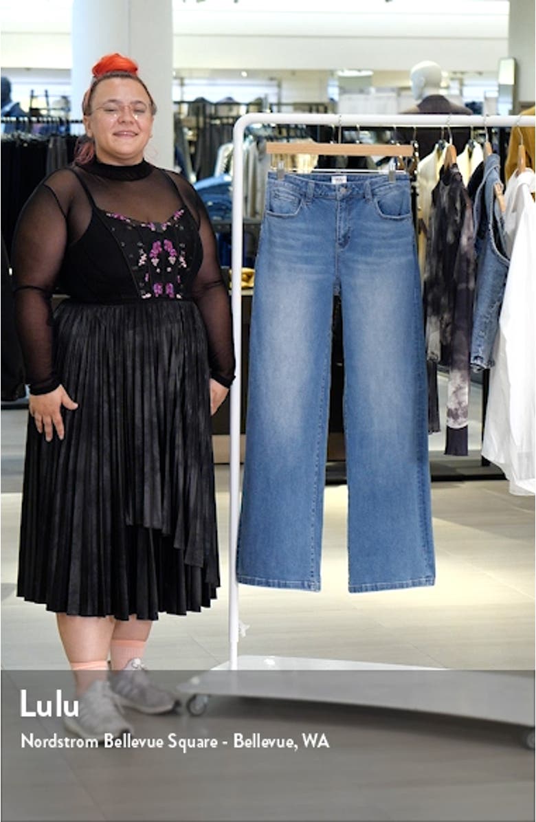 Relaxed Straight Leg Jeans, sales video thumbnail