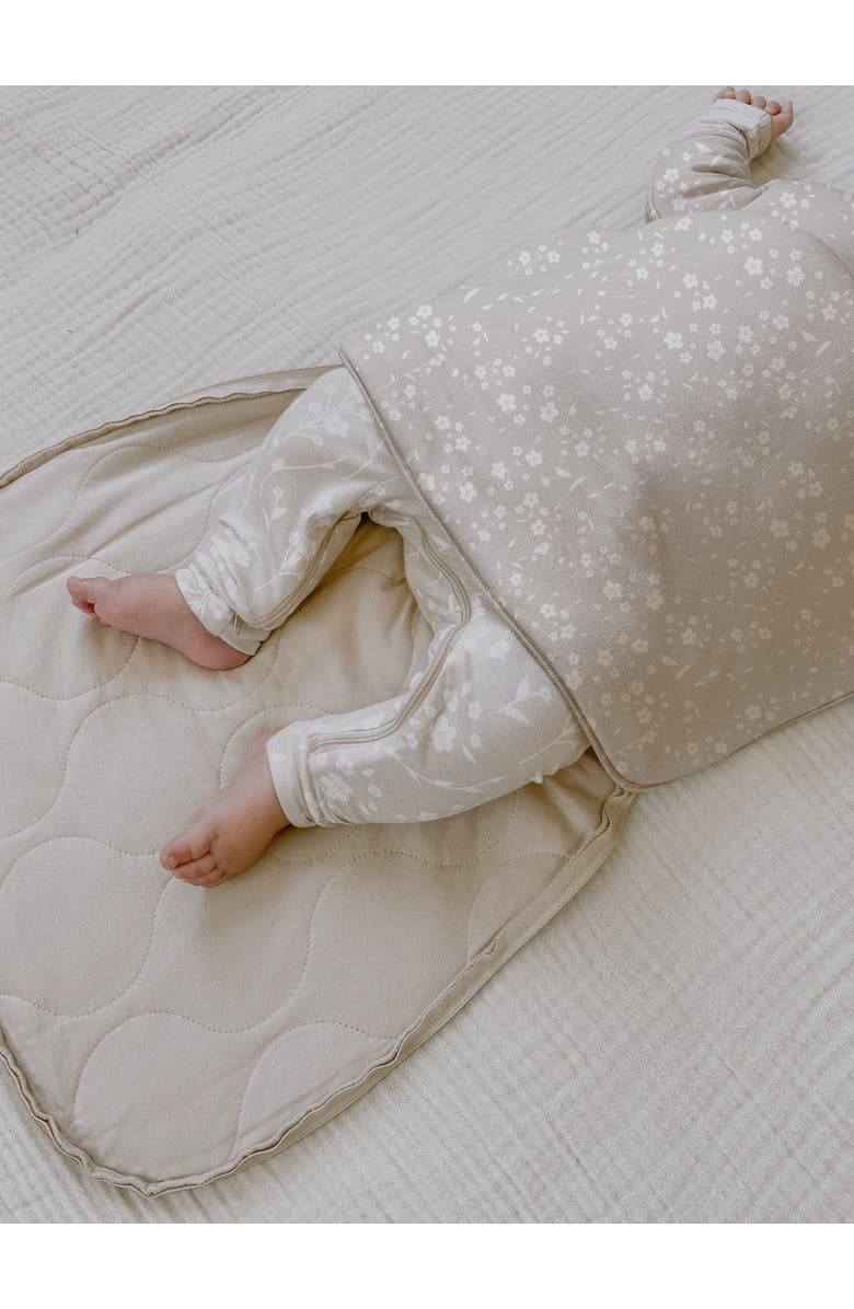 gunamuna Unisex Baby Long Sleeve Transitional Swaddle Sleep Sack, Easy Diaper Changes, 1.0 TOG, Alternate, color, Magnolia