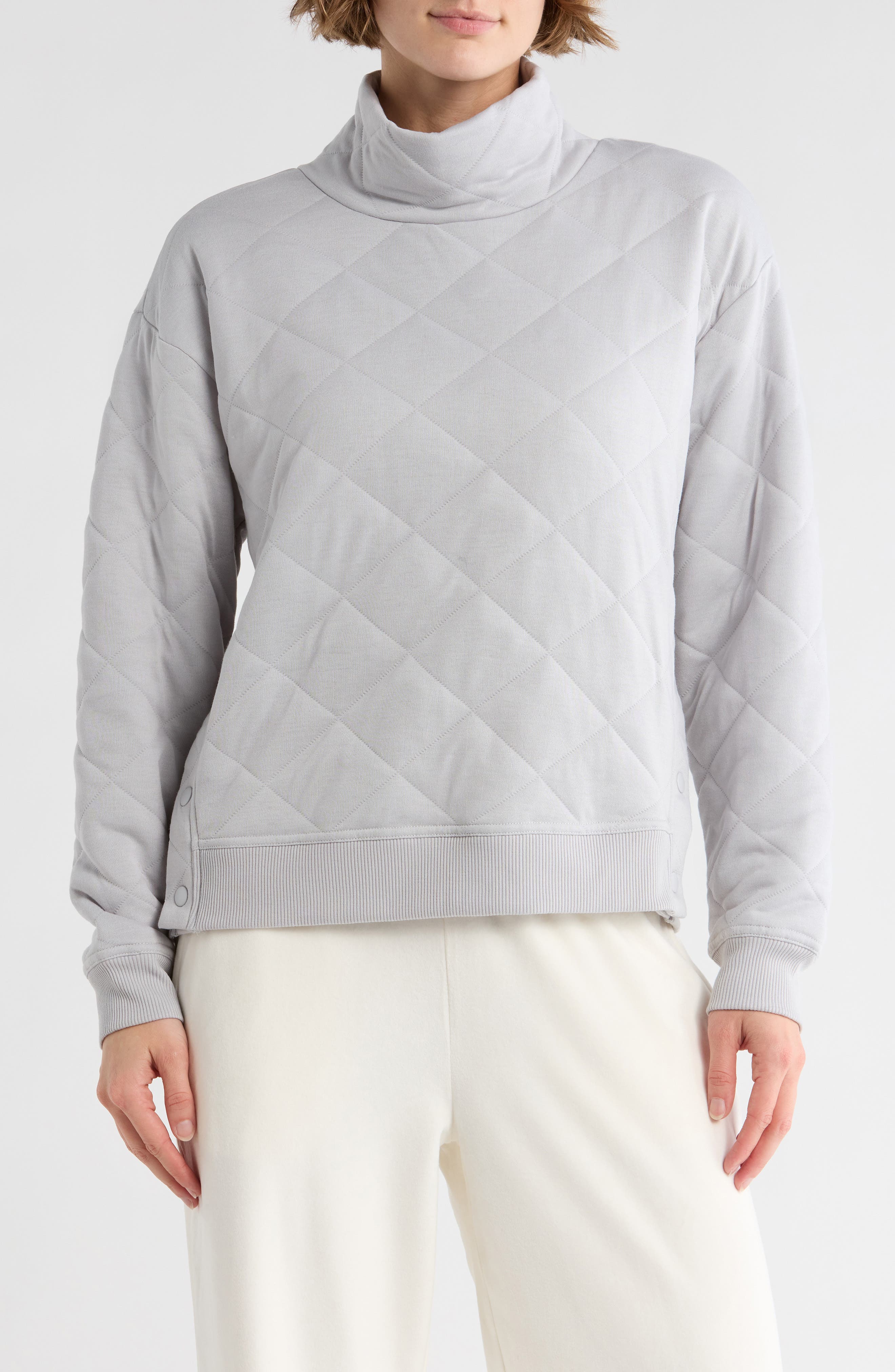 YOGALICIOUS Summit Chic Quilted Sweatshirt