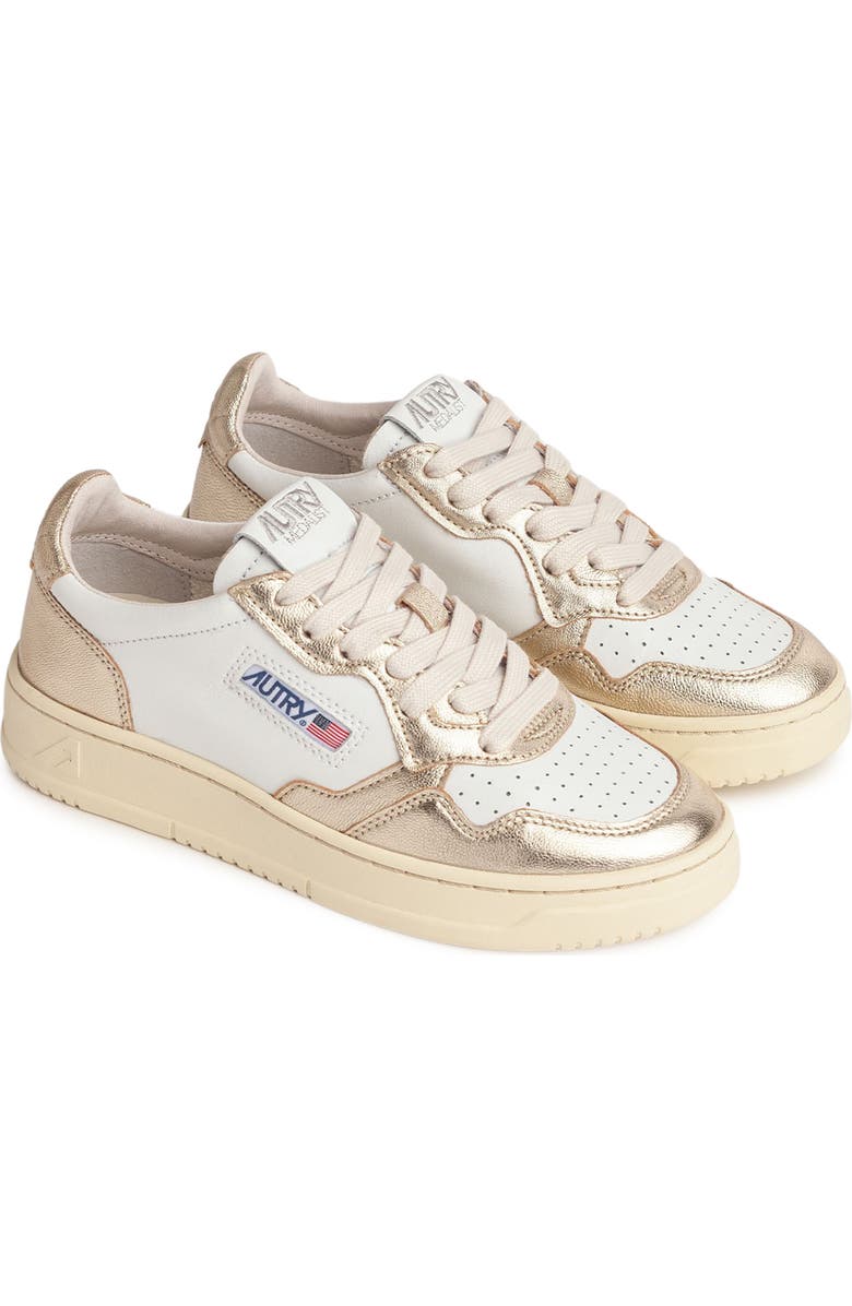 AUTRY Medalist Low Sneaker, Main, color, Platinum