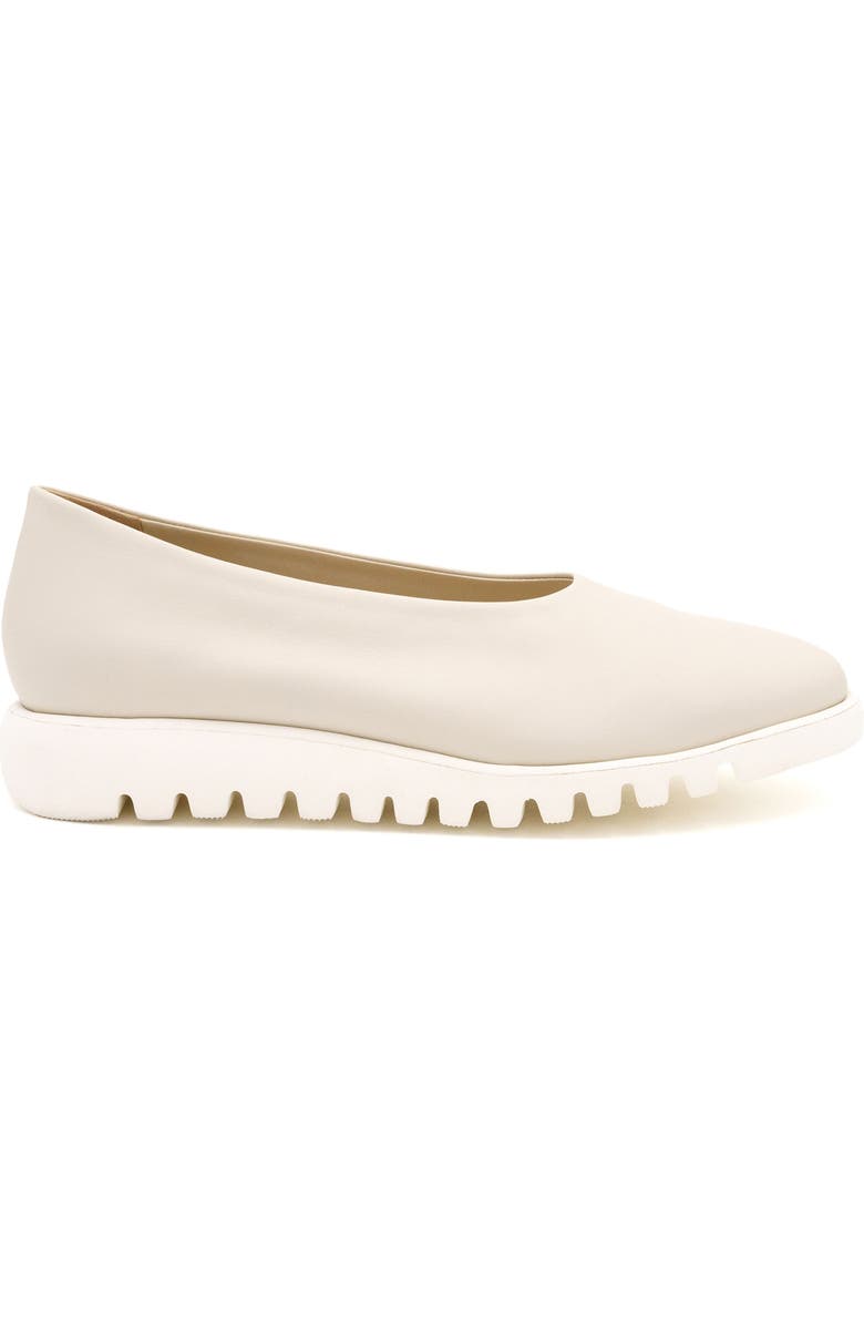 Amalfi by Rangoni Estate Flat, Alternate, color, Off White Vaport