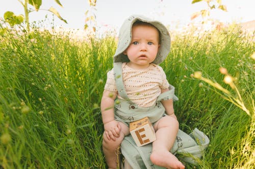 DEUX PAR DEUX DEUX PAR DEUX BABY BOY'S PRINTED MUSLIN SHORTALL AND ORGANIC COTTON BODYSUIT SET SAGE MONKEY AND OFF