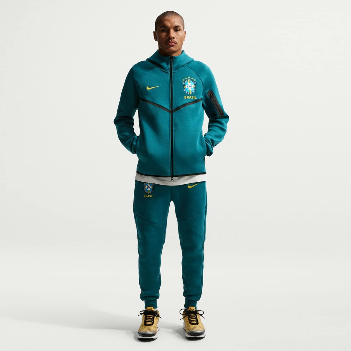 Men's Nike Green Brazil National Team 2026 Tech Fleece Windrunner