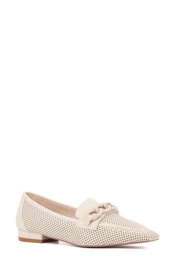 Torgeis Kalina Perforated Loafer In Sand