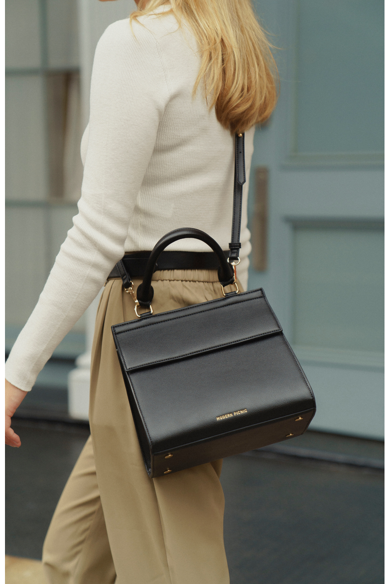 THE LUNCHER, Alternate, color, Black