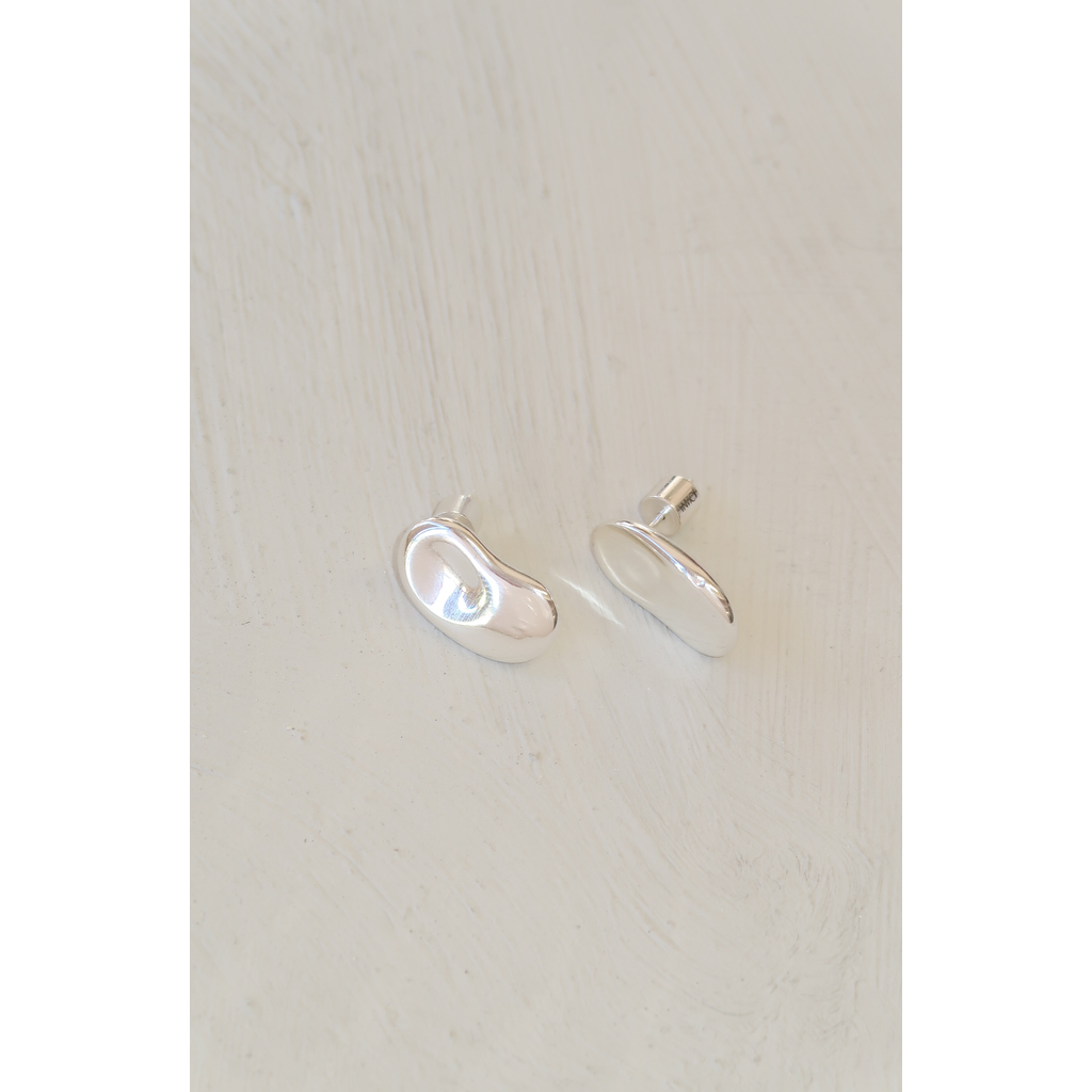Joiana Jewelry Bean Earrings In Metallic