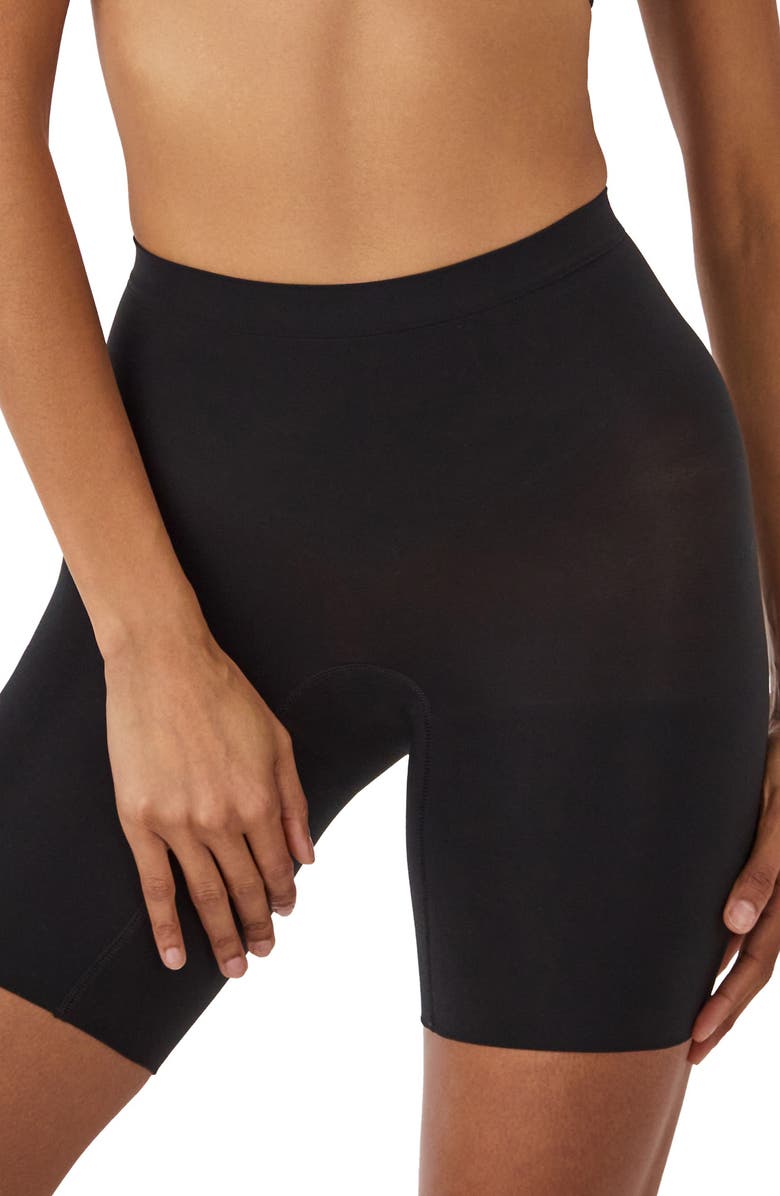 SPANX<sup>®</sup> SPANXsculpt<sup>™</sup> Seamless Power Mid-Thigh Shorts, Main, color, Very Black