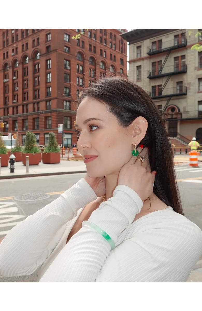 seree Koi Mottled Round Jade Stone Bangle, Alternate, color, Light Green