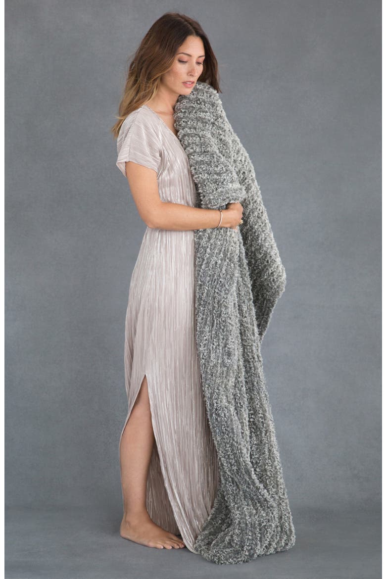 Giraffe at Home Luxe™ Knit Throw Blanket, Alternate, color, FOG