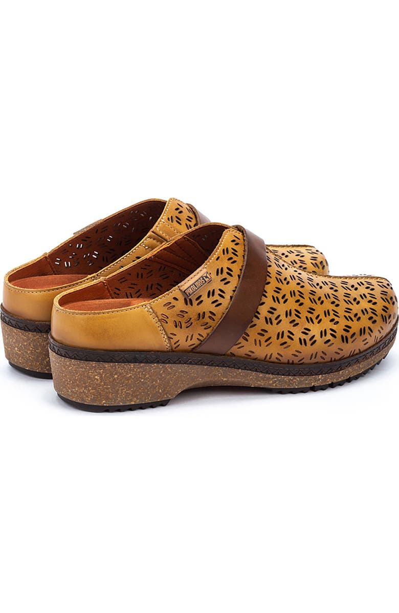 PIKOLINOS Granada Wow Perforated Clog, Alternate, color, Honey