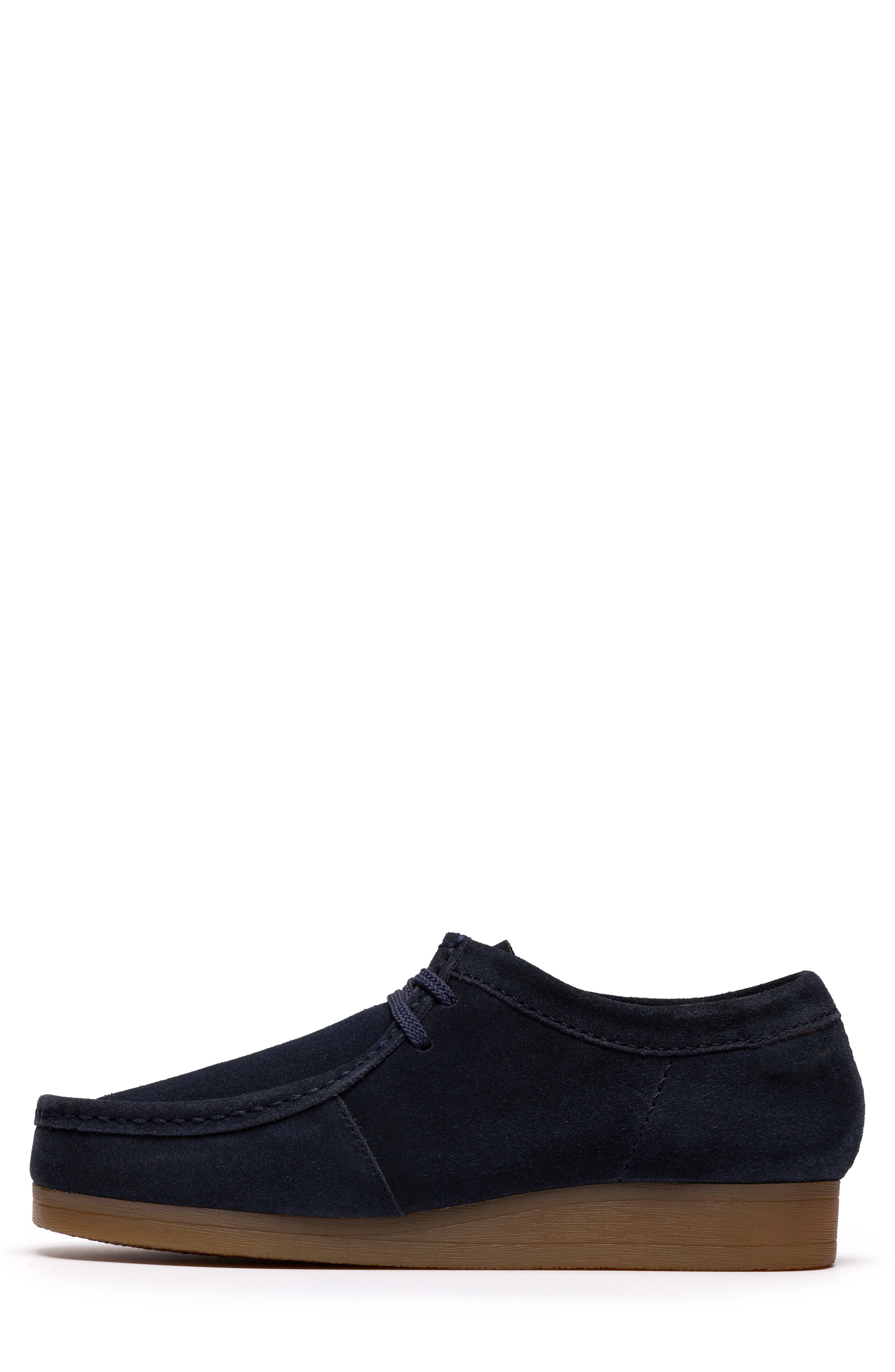 Clarks<sup>®</sup> Wallaston Low Chukka Boot, Alternate, color, Navy