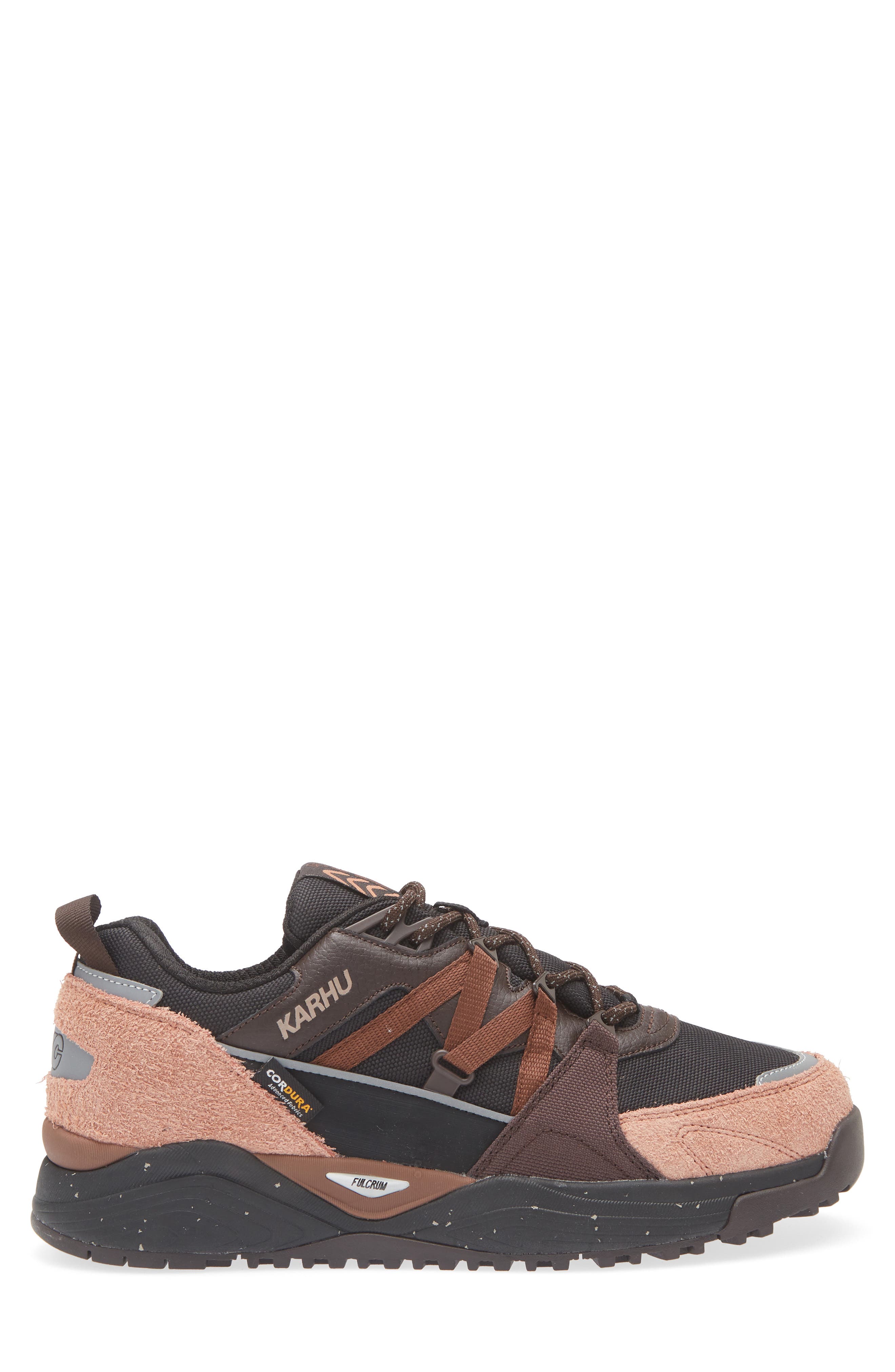 Karhu Gender Inclusive Fusion XC Sneaker, Alternate, color, Cork / Cappuccino