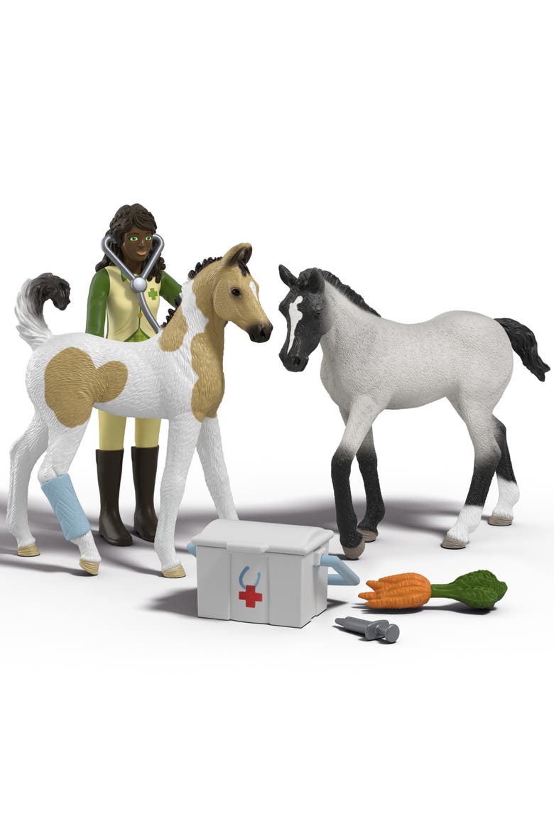 Horse Club Sarah's First Aid Kit, 8 Piece Animal Medical Toy Playset, Main, color, Multicolored