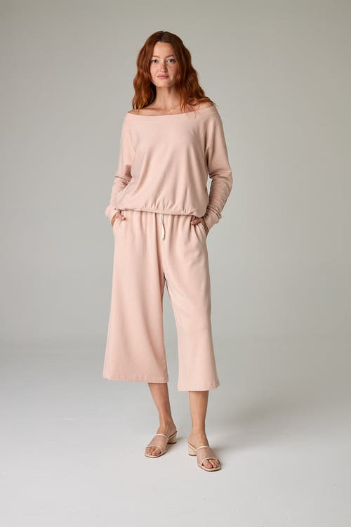 Eavolu Baikal Eco-luxe Fleece Crop Pant In Pink