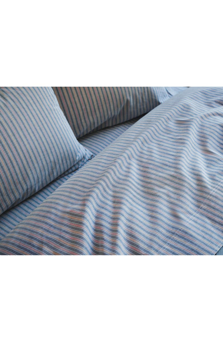Coyuchi Stripe Crinkled Organic Cotton Percale Pillowcases, Alternate, color, Indigo Stripe