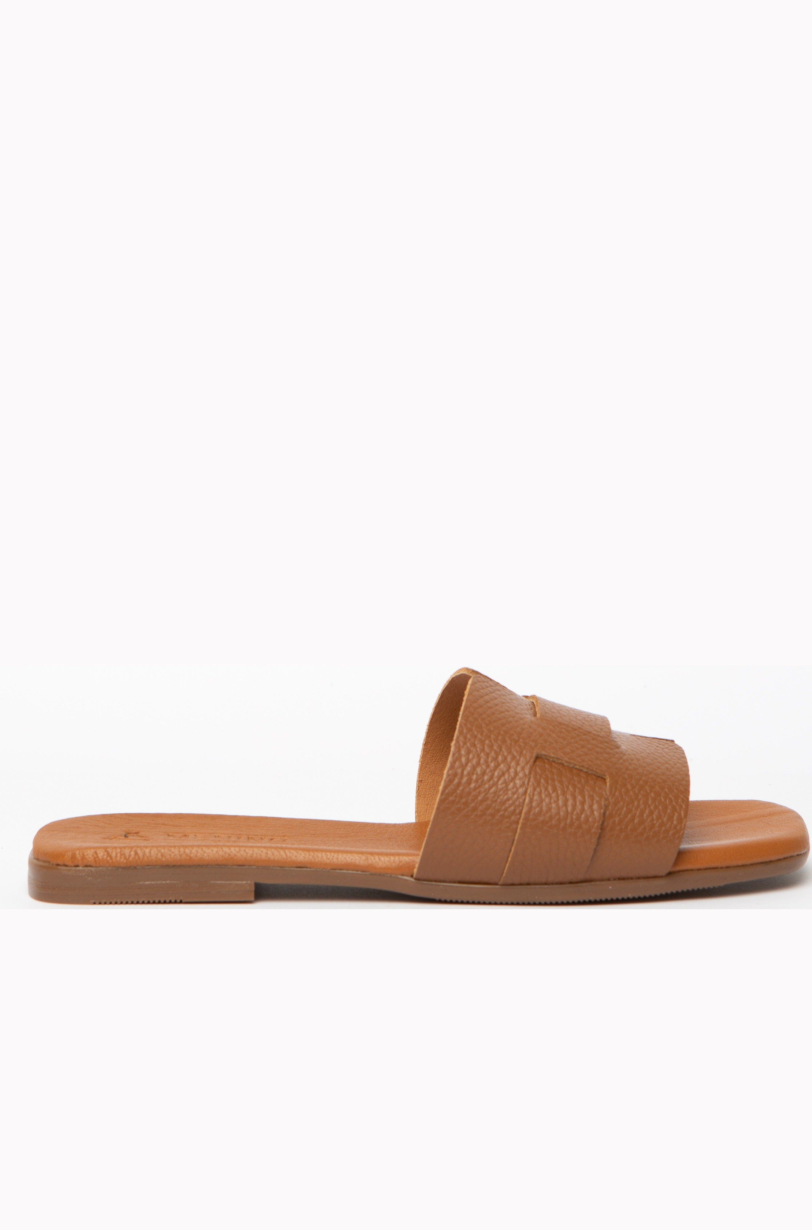  Tan
