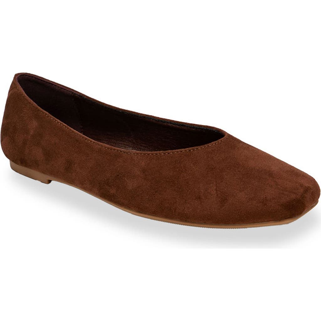 Chase & Chloe Chase And Chloe Square Toe Ballet Flat In Brown