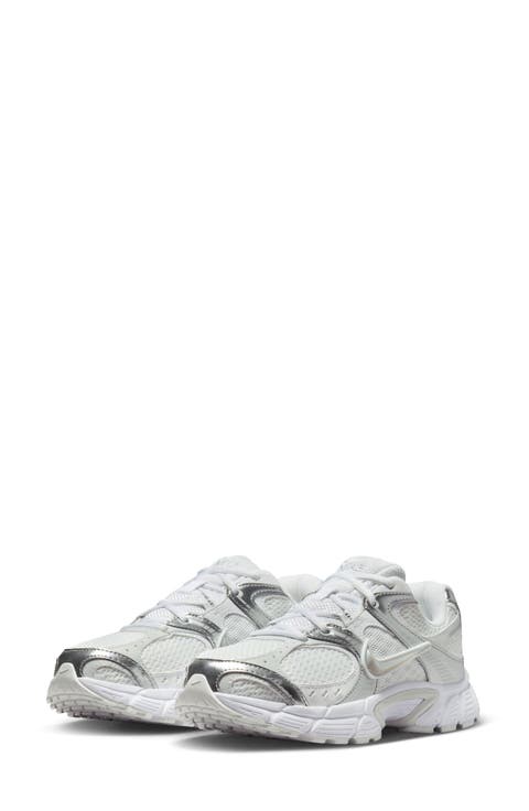 V5 RNR Sneaker