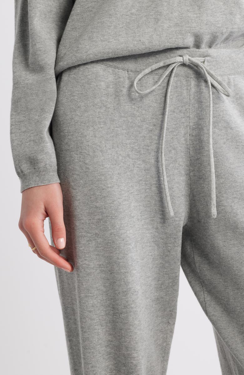 THE GREAT. The Lantern Crop Cotton Sweatpants, Alternate, color, Heather Grey
