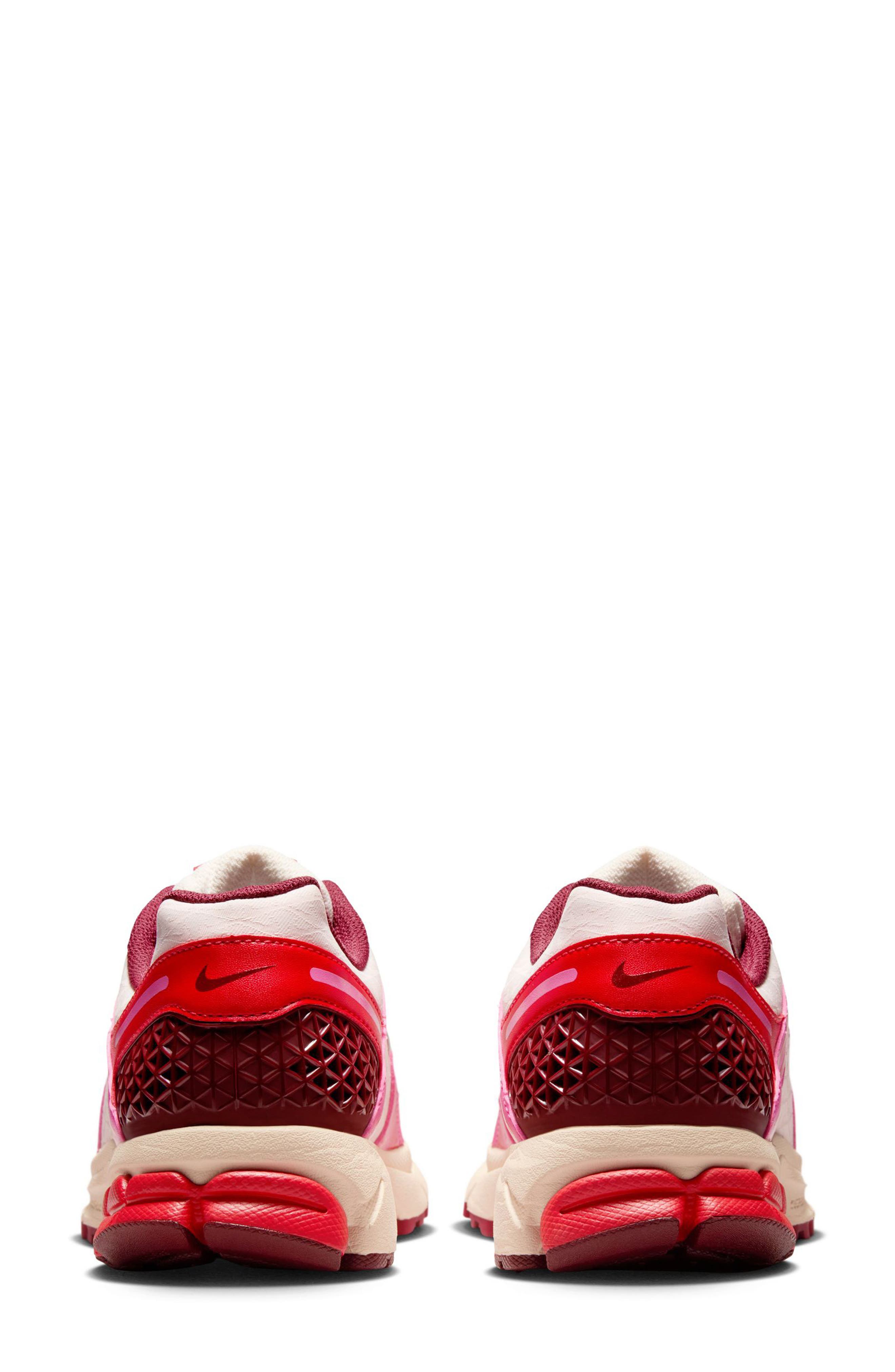 Nike Zoom Vomero 5 Sneaker, Alternate, color, Light Soft Pink/ Light Crimson