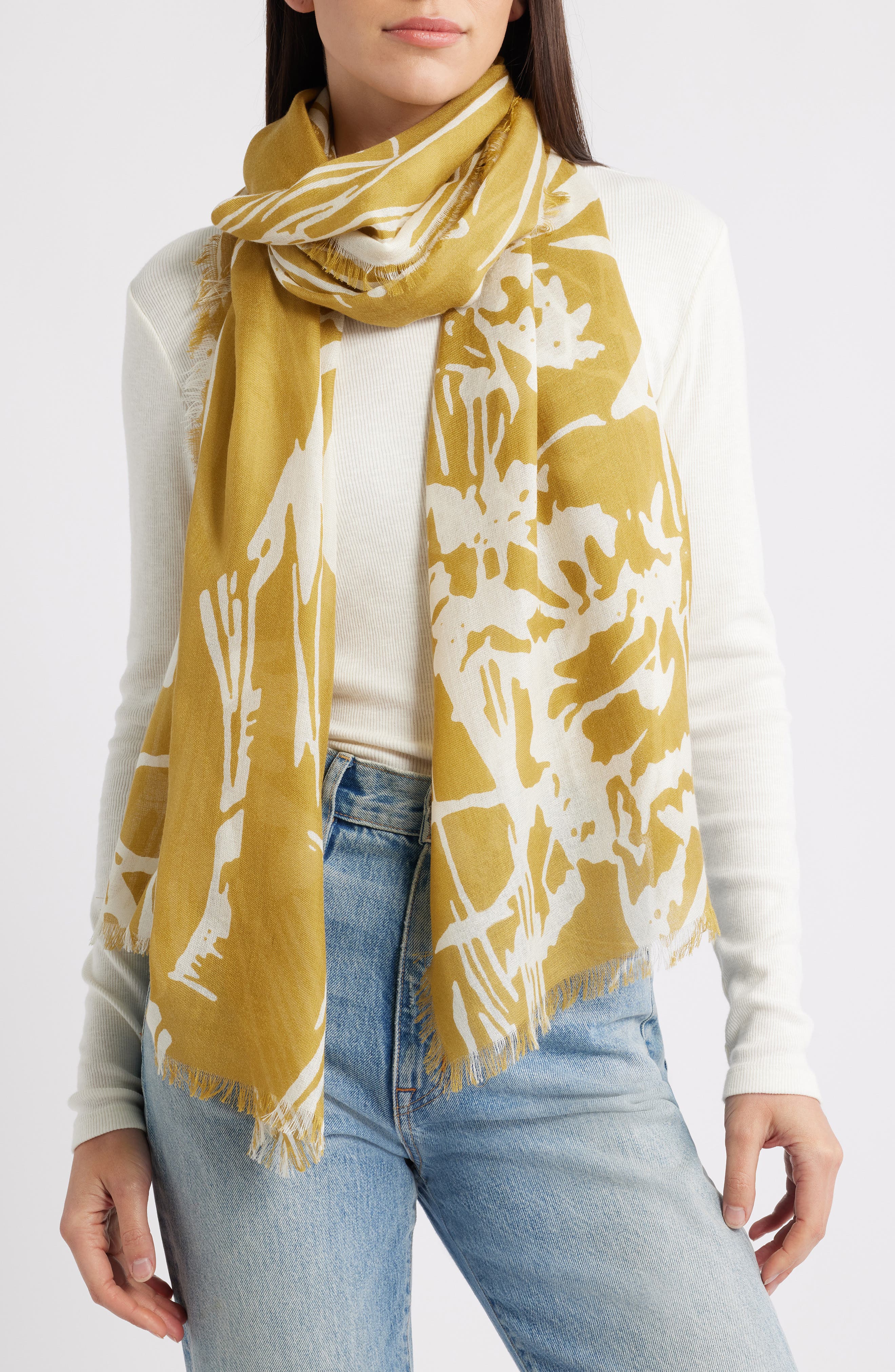 YELLOW TRACED PETALS
