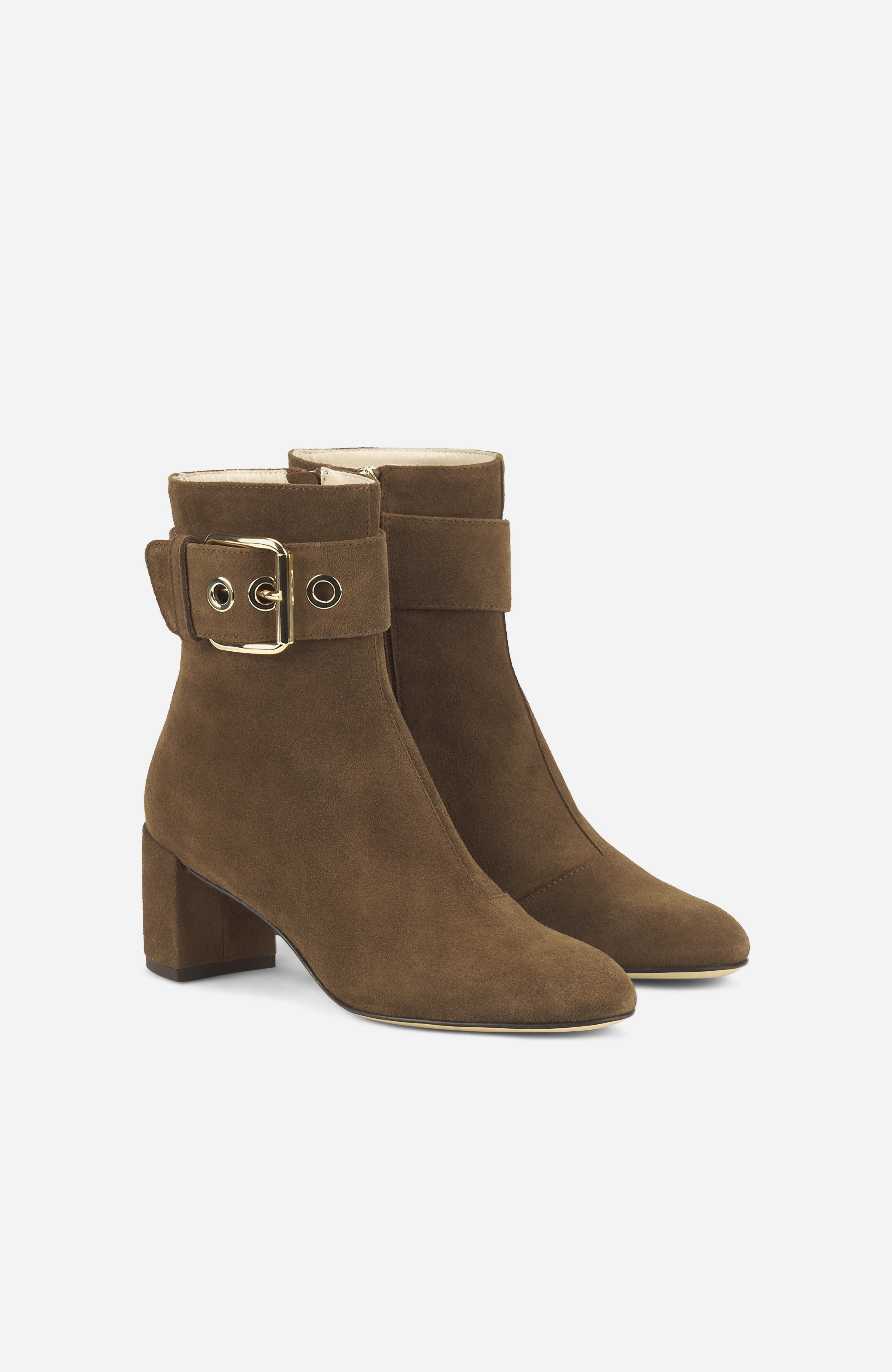 Lynn Chic Heeled Bootie, Alternate, color, Cognac