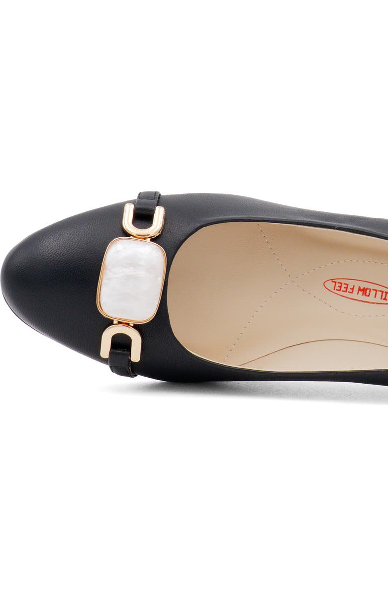 Amalfi by Rangoni Lancetta Almond Toe Pump, Alternate, color, Black Parmasoft