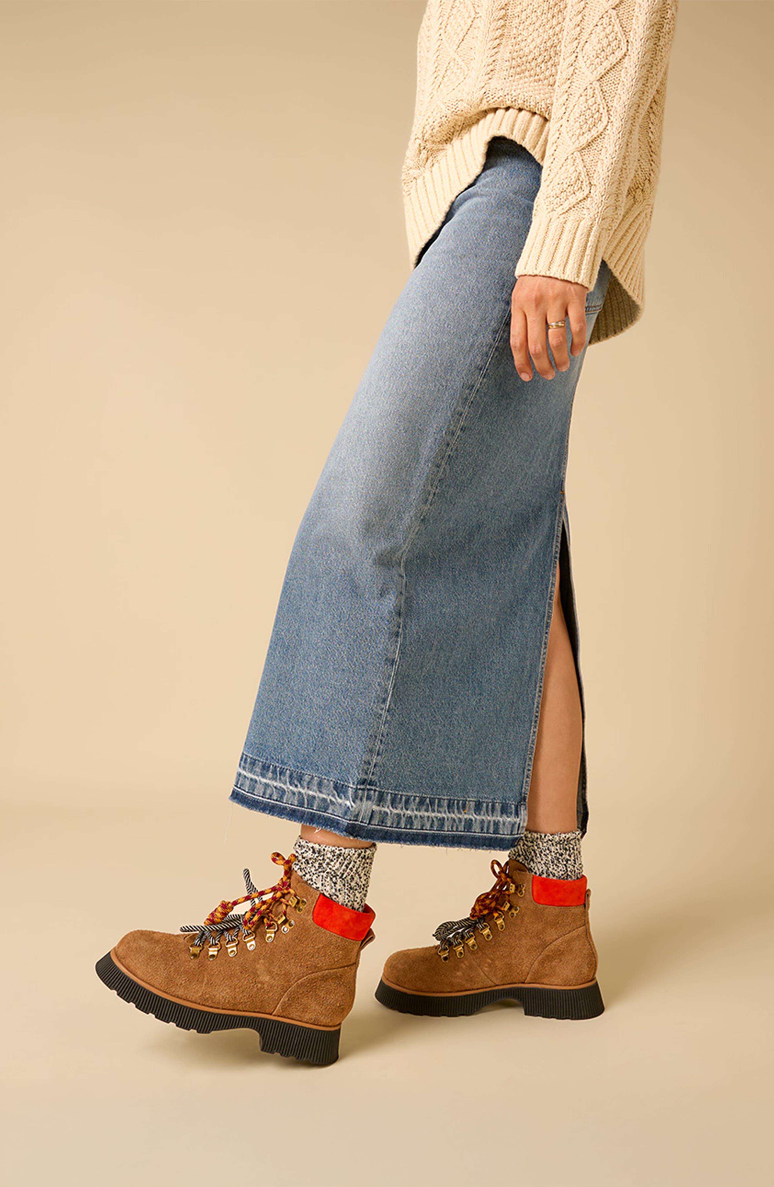 Charlotte Stone Tyler Lace-Up Lug Sole Boot, Alternate, color, Toffee