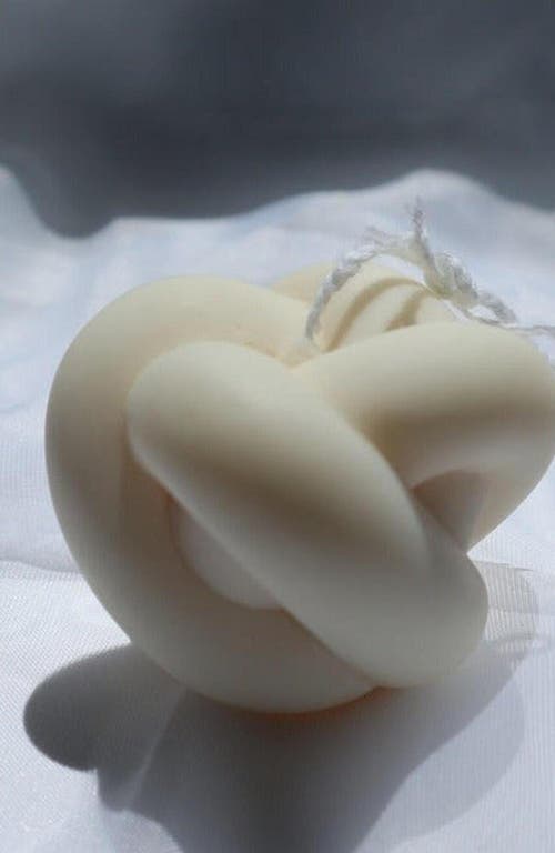 Aaram Luxe The Simple Knot Candle in Natural  product