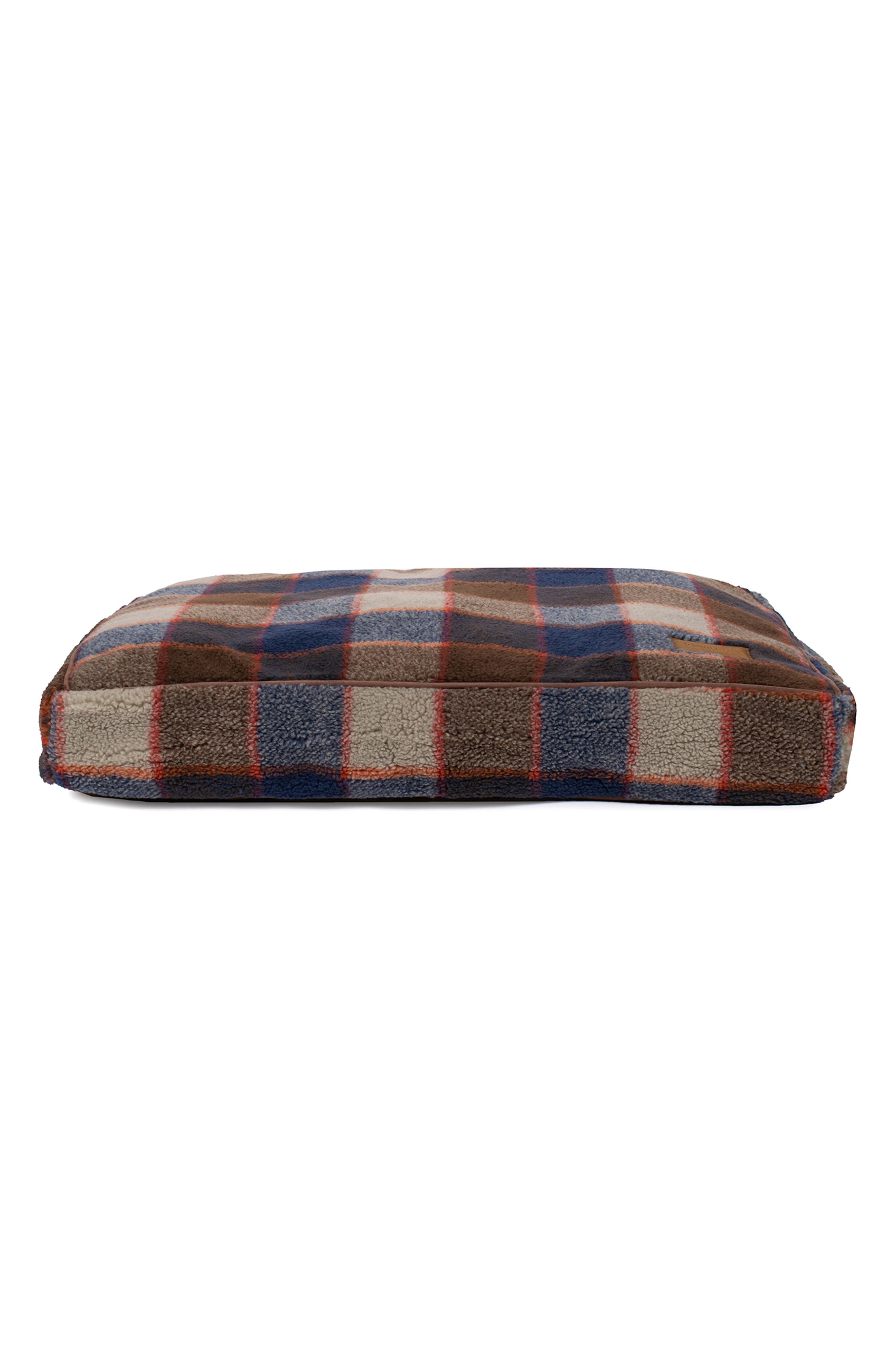 MOUNTAIN PLAID