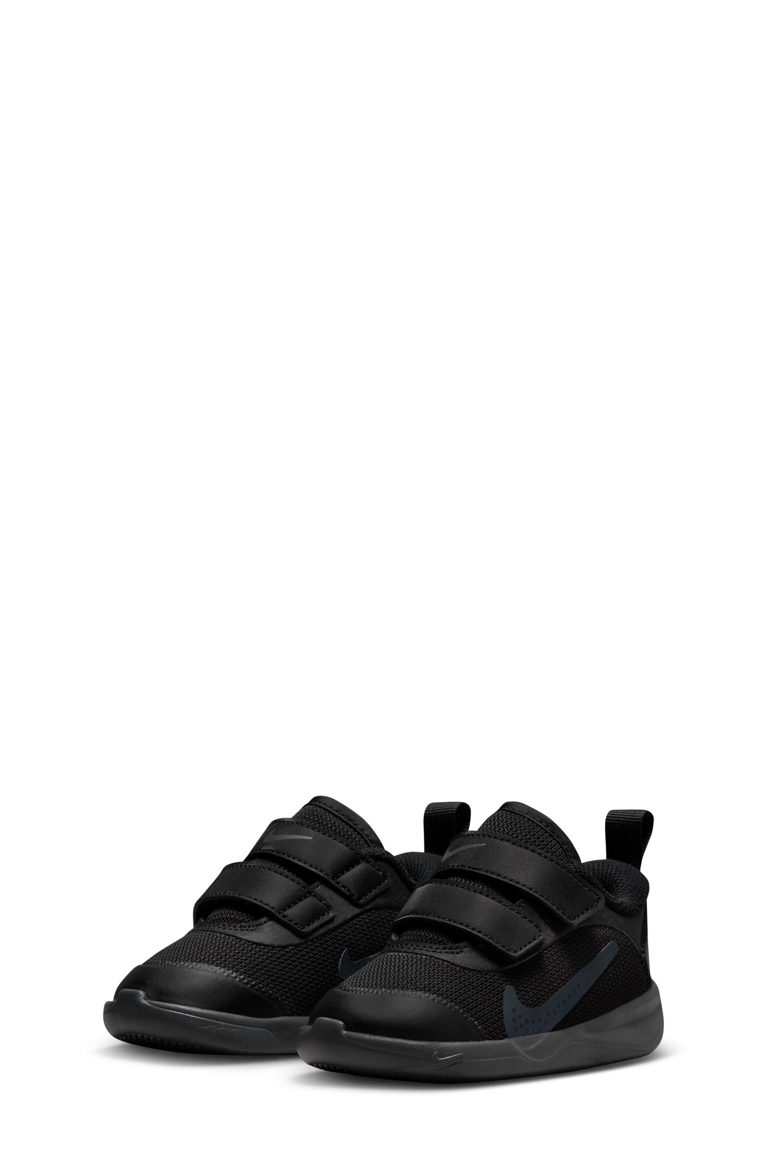 Nike Kids' Omni Multi-Court Sneaker, Main, color, 