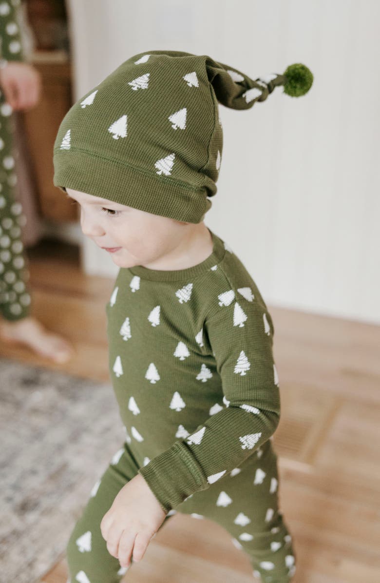 L'ovedbaby Holiday Print Fitted Two-Piece Organic Cotton Pajamas & Hat Set, Alternate, color, Frosty Pine