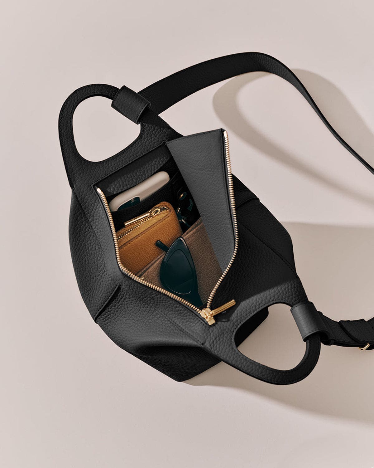 Cuyana Paloma Bag, Alternate, color, Black