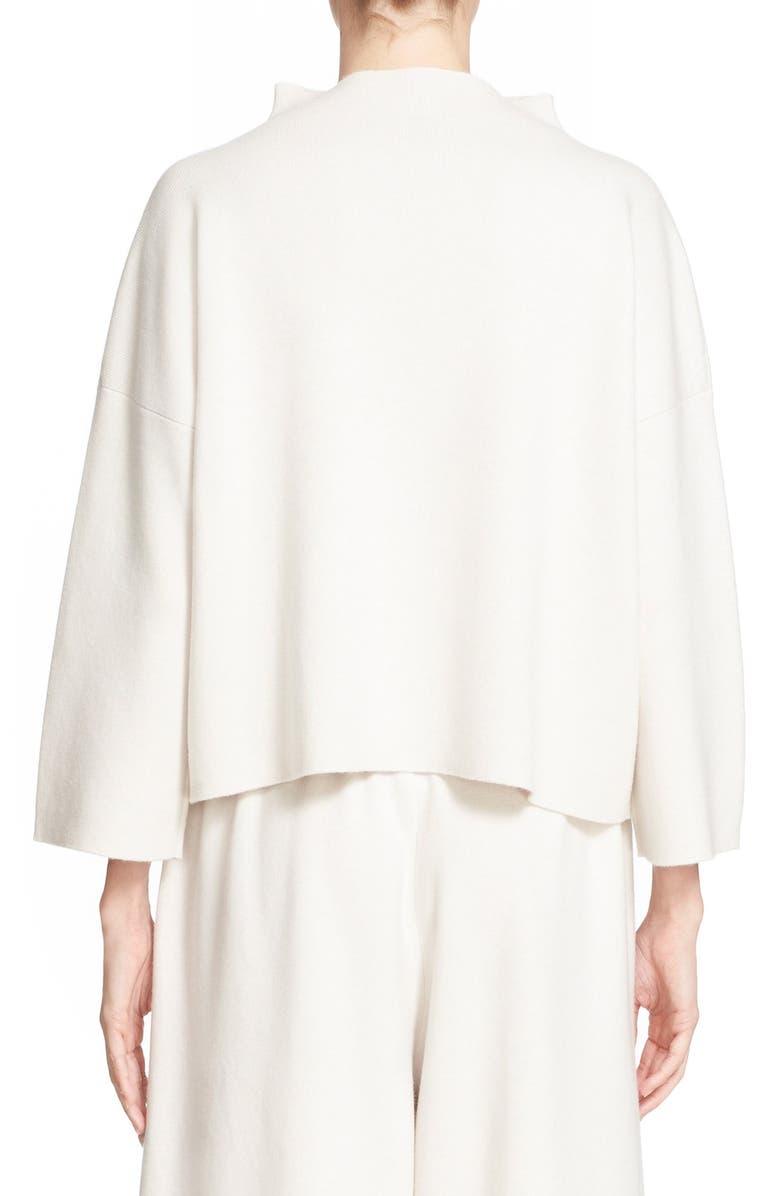 Fabiana Filippi , Alternate, color, Snow