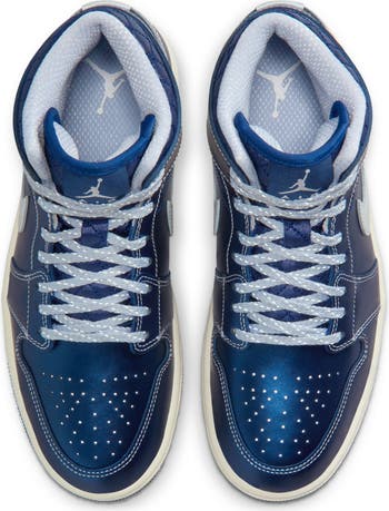 Air Jordan 1 Mid SE Basketball Sneaker