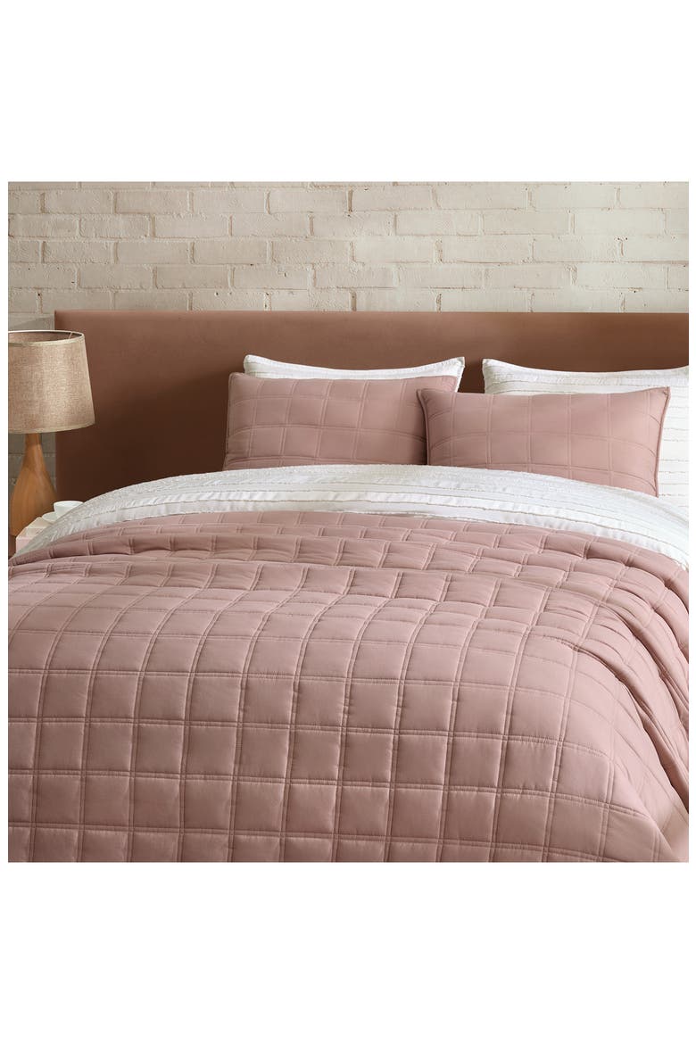 Gizelle Quilt Set, Alternate, color, ROSEWOOD