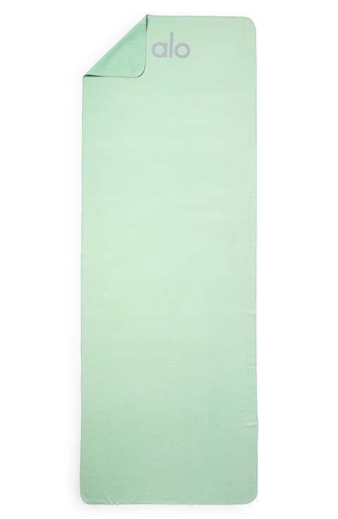 Grounded No-Slip Towel