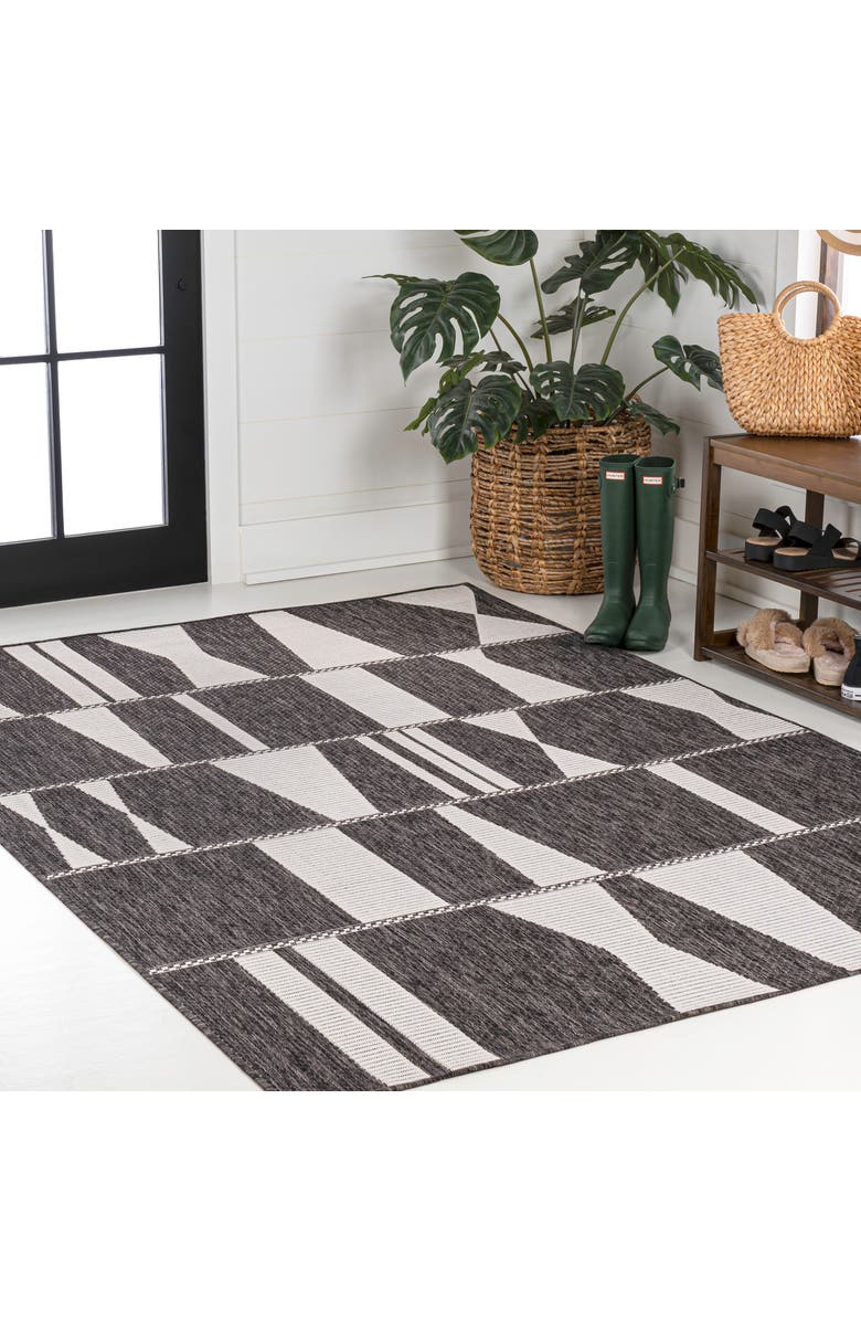 JONATHAN Y Odette Modern Geometric Abstract Two-Tone Indoor/Outdoor Area Rug, Alternate, color, Black/Cream