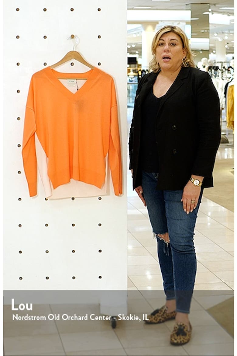 Contrast Back Wool V-Neck Sweater video