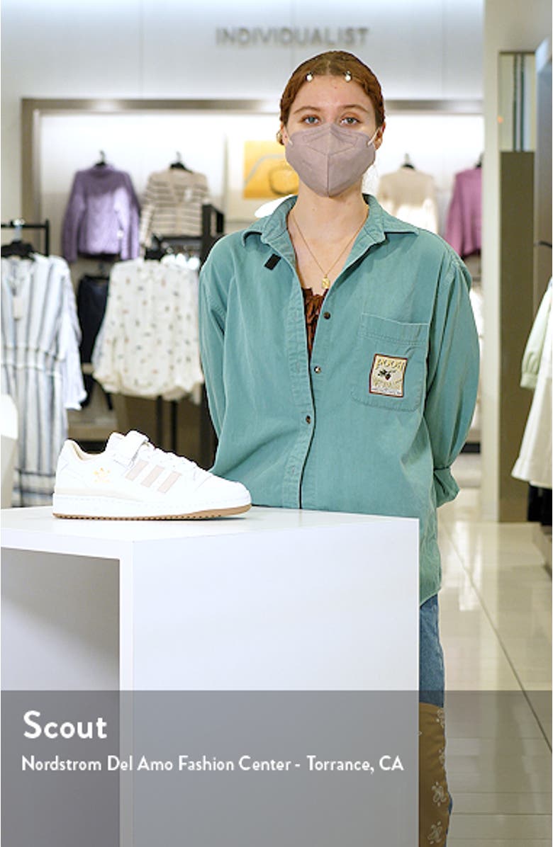 Forum Low Sneaker, sales video thumbnail