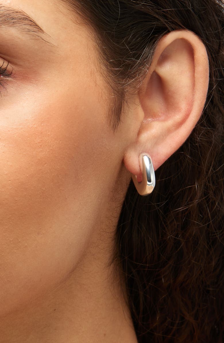 Madewell Sculptural Huggie Hoop Earrings, Alternate, color, Light Silver Ox