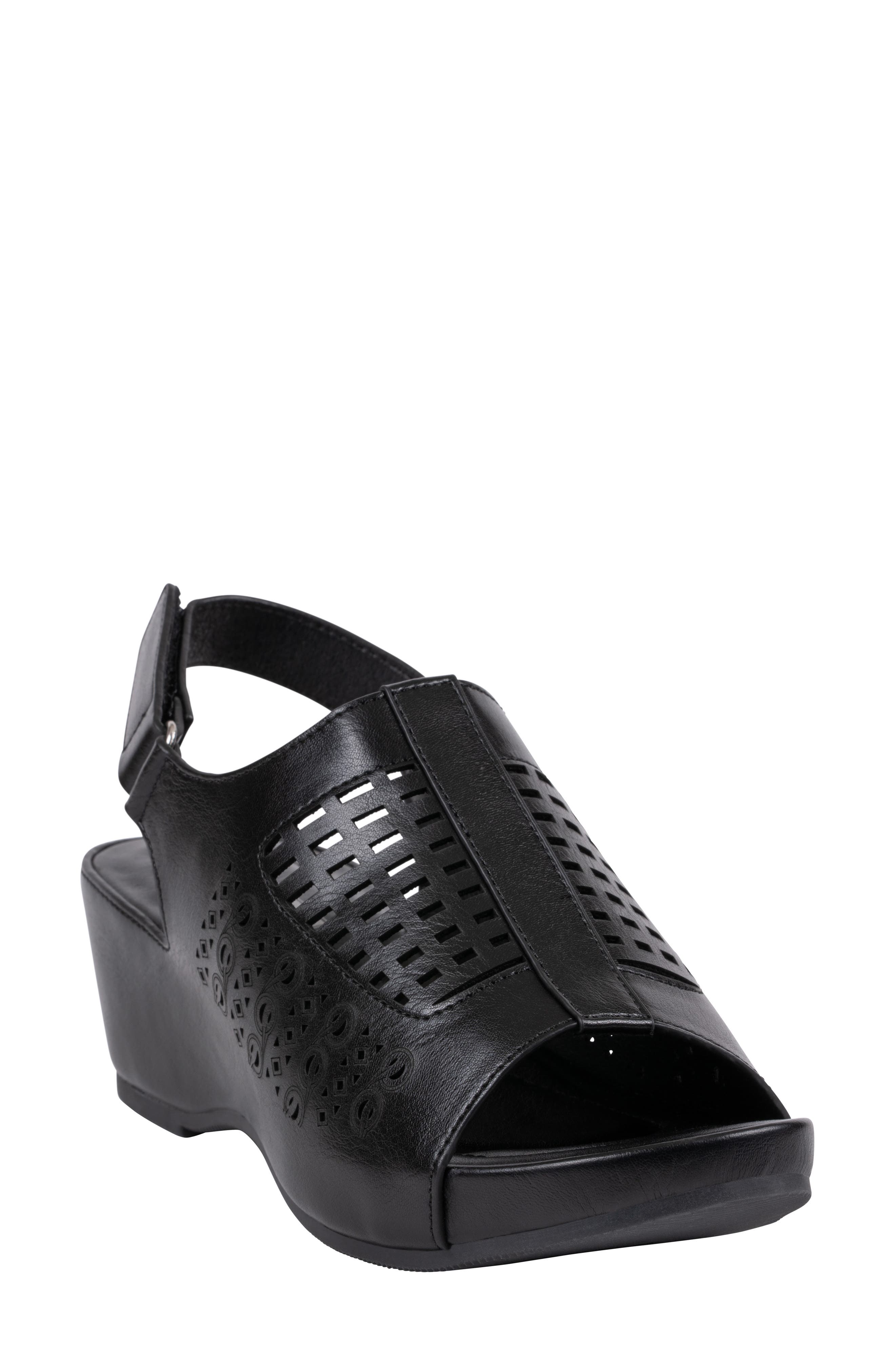 GOOD CHOICE NEW YORK Mahina Wedge Sandal